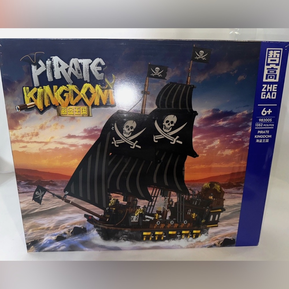 The Black Pearl Pirates of the Caribbean 1000+ Piece Building Block Toy Set NEW